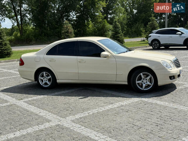 Бежевий Мерседес Е-Клас, об'ємом двигуна 2.2 л та пробігом 450 тис. км за 7000 $, фото 4 на Automoto.ua