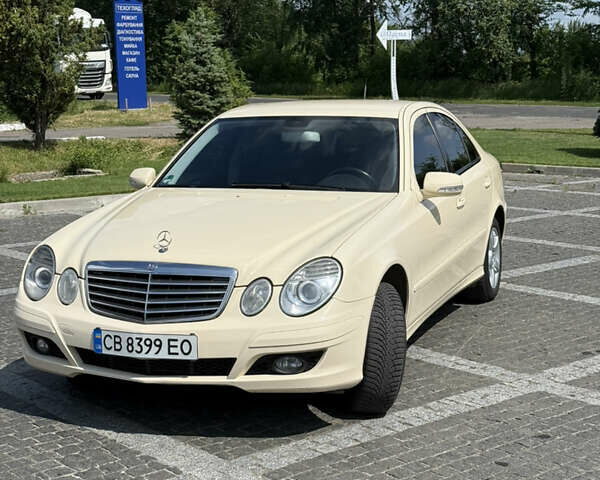 Бежевый Мерседес Е-Класс, объемом двигателя 2.2 л и пробегом 450 тыс. км за 7500 $, фото 1 на Automoto.ua