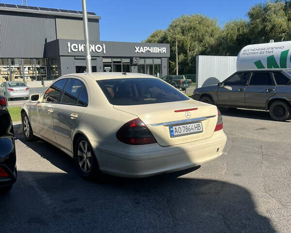 Бежевий Мерседес Е-Клас, об'ємом двигуна 2.2 л та пробігом 518 тис. км за 5350 $, фото 2 на Automoto.ua