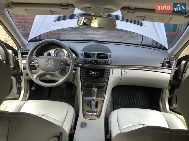 Бежевый Мерседес Е-Класс, объемом двигателя 3 л и пробегом 250 тыс. км за 6900 $, фото 10 на Automoto.ua