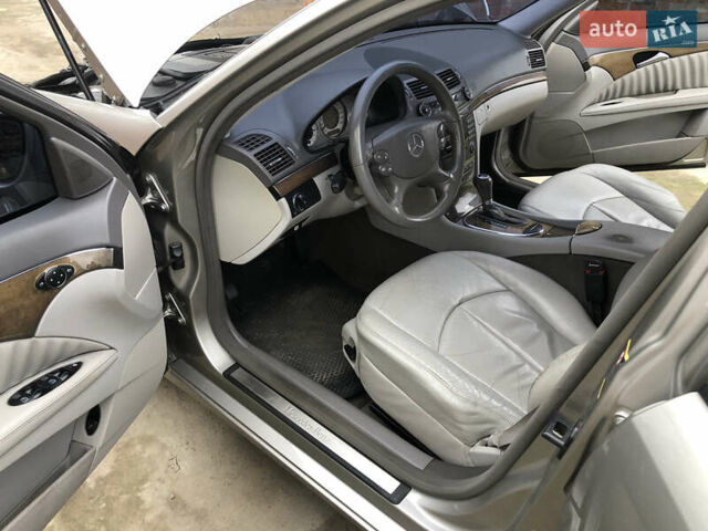 Бежевый Мерседес Е-Класс, объемом двигателя 3 л и пробегом 250 тыс. км за 6900 $, фото 6 на Automoto.ua