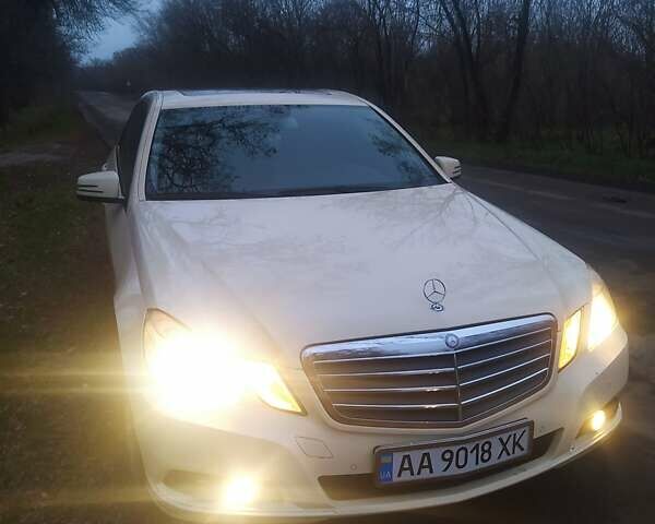 Бежевий Мерседес Е-Клас, об'ємом двигуна 2.1 л та пробігом 250 тис. км за 11500 $, фото 14 на Automoto.ua