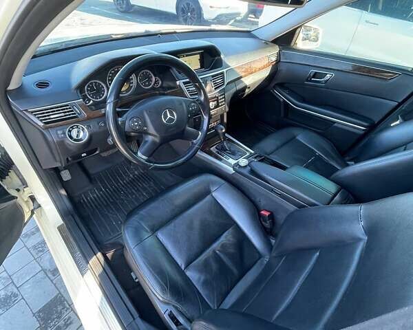 Бежевий Мерседес Е-Клас, об'ємом двигуна 1.8 л та пробігом 340 тис. км за 8400 $, фото 8 на Automoto.ua