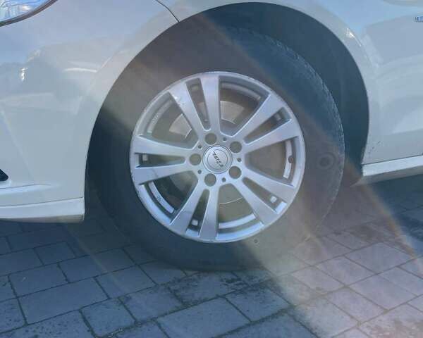 Бежевий Мерседес Е-Клас, об'ємом двигуна 1.8 л та пробігом 340 тис. км за 8400 $, фото 7 на Automoto.ua