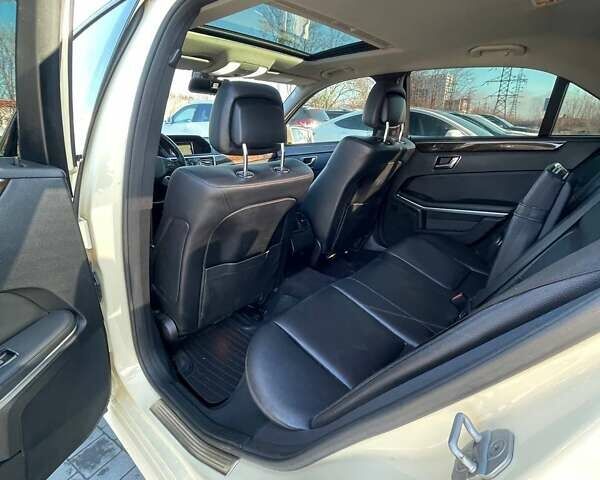 Бежевий Мерседес Е-Клас, об'ємом двигуна 1.8 л та пробігом 340 тис. км за 8400 $, фото 24 на Automoto.ua