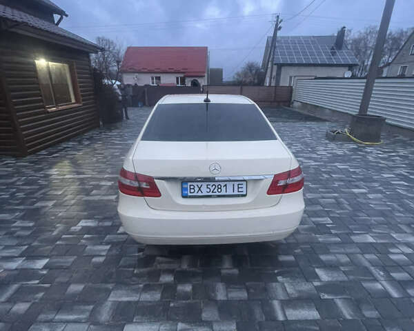 Бежевый Мерседес Е-Класс, объемом двигателя 2.14 л и пробегом 500 тыс. км за 9500 $, фото 4 на Automoto.ua