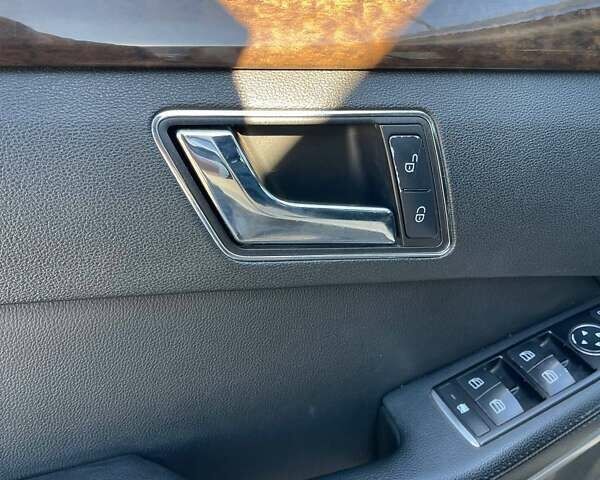 Бежевий Мерседес Е-Клас, об'ємом двигуна 1.8 л та пробігом 340 тис. км за 8400 $, фото 11 на Automoto.ua