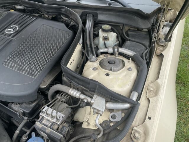 Бежевый Мерседес Е-Класс, объемом двигателя 2.2 л и пробегом 299 тыс. км за 8300 $, фото 5 на Automoto.ua