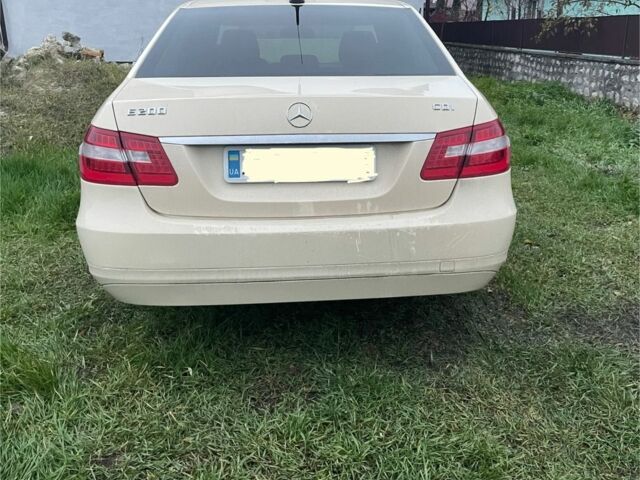 Бежевый Мерседес Е-Класс, объемом двигателя 2.2 л и пробегом 299 тыс. км за 8300 $, фото 1 на Automoto.ua