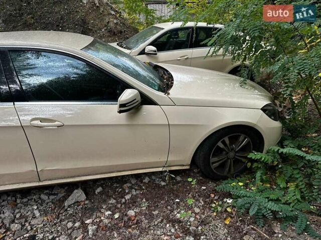 Бежевий Мерседес Е-Клас, об'ємом двигуна 2.2 л та пробігом 360 тис. км за 4500 $, фото 12 на Automoto.ua
