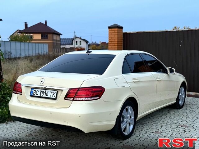 Бежевый Мерседес Е-Класс, объемом двигателя 2.1 л и пробегом 200 тыс. км за 14900 $, фото 3 на Automoto.ua