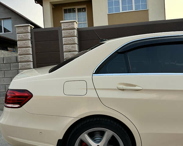 Бежевый Мерседес Е-Класс, объемом двигателя 2.1 л и пробегом 590 тыс. км за 13200 $, фото 8 на Automoto.ua