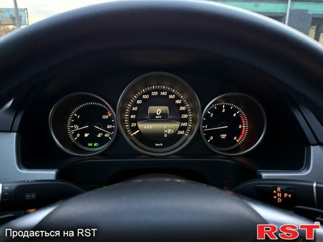 Бежевый Мерседес Е-Класс, объемом двигателя 2.1 л и пробегом 200 тыс. км за 14900 $, фото 8 на Automoto.ua