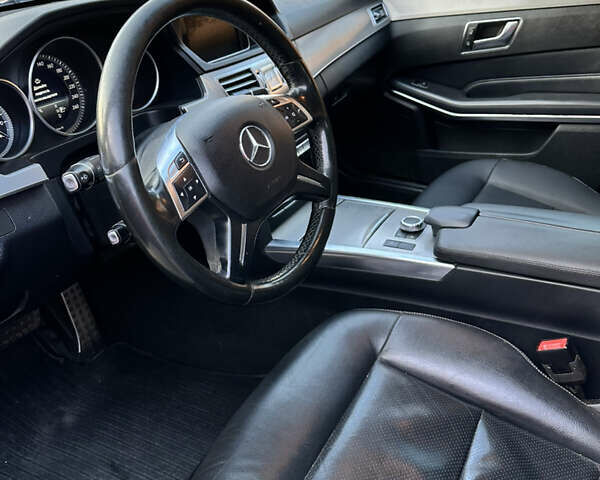 Бежевый Мерседес Е-Класс, объемом двигателя 2.1 л и пробегом 590 тыс. км за 13200 $, фото 3 на Automoto.ua