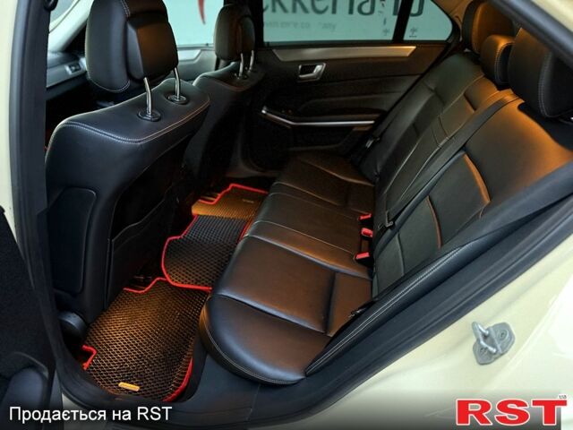 Бежевый Мерседес Е-Класс, объемом двигателя 2.1 л и пробегом 200 тыс. км за 14900 $, фото 10 на Automoto.ua