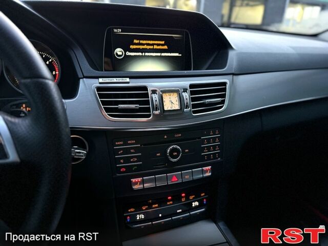 Бежевый Мерседес Е-Класс, объемом двигателя 2.1 л и пробегом 200 тыс. км за 14900 $, фото 9 на Automoto.ua