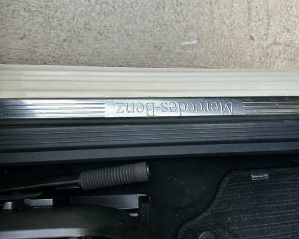 Бежевый Мерседес Е-Класс, объемом двигателя 2.1 л и пробегом 590 тыс. км за 13200 $, фото 5 на Automoto.ua