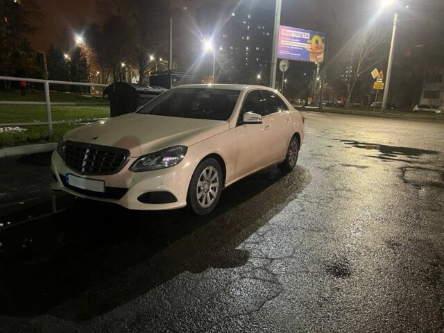 Бежевый Мерседес Е-Класс, объемом двигателя 2.2 л и пробегом 400 тыс. км за 6100 $, фото 4 на Automoto.ua