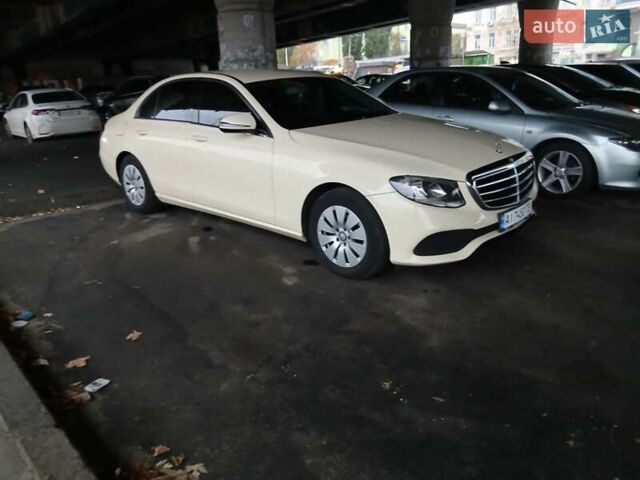 Бежевый Мерседес Е-Класс, объемом двигателя 2 л и пробегом 420 тыс. км за 17900 $, фото 3 на Automoto.ua
