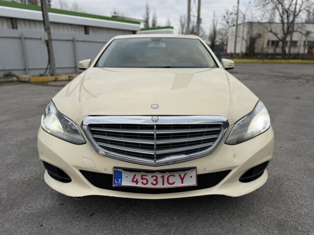 Бежевий Мерседес Е-Клас, об'ємом двигуна 2.2 л та пробігом 404 тис. км за 7000 $, фото 1 на Automoto.ua