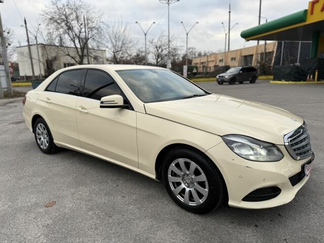 Бежевий Мерседес Е-Клас, об'ємом двигуна 2.2 л та пробігом 404 тис. км за 7000 $, фото 2 на Automoto.ua