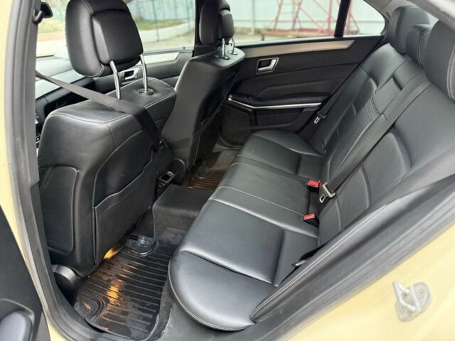 Бежевий Мерседес Е-Клас, об'ємом двигуна 2.2 л та пробігом 404 тис. км за 7000 $, фото 6 на Automoto.ua