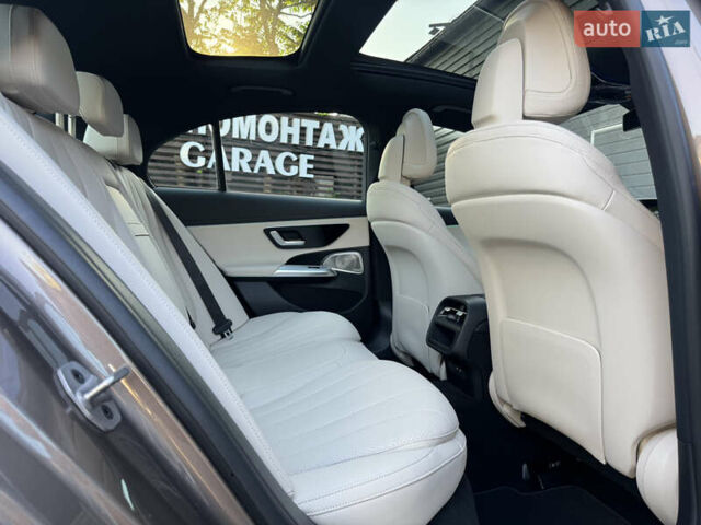 Бежевый Мерседес Е-Класс, объемом двигателя 2 л и пробегом 1 тыс. км за 75900 $, фото 25 на Automoto.ua