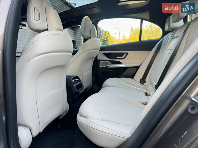 Бежевый Мерседес Е-Класс, объемом двигателя 2 л и пробегом 1 тыс. км за 75900 $, фото 24 на Automoto.ua