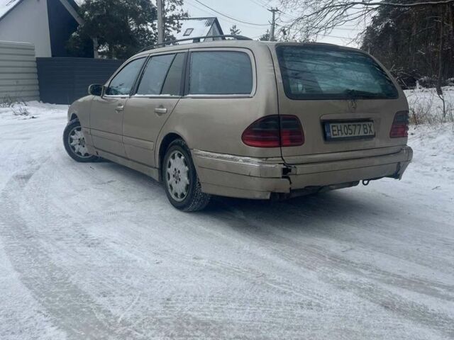 Бежевый Мерседес Е-Класс, объемом двигателя 3 л и пробегом 333 тыс. км за 1850 $, фото 3 на Automoto.ua