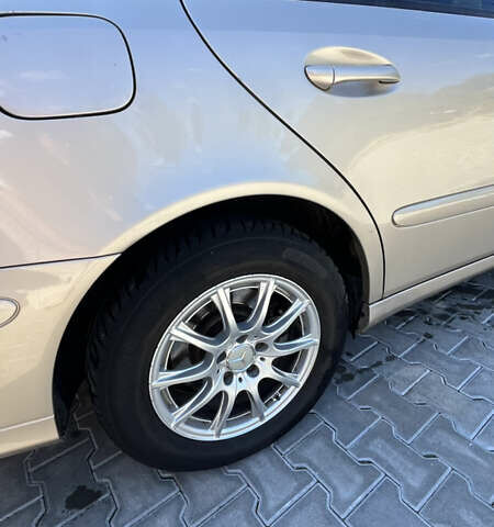 Бежевий Мерседес Е-Клас, об'ємом двигуна 3.22 л та пробігом 268 тис. км за 7950 $, фото 8 на Automoto.ua