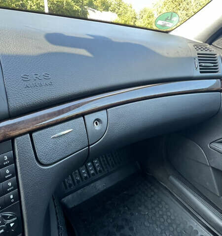 Бежевий Мерседес Е-Клас, об'ємом двигуна 3.22 л та пробігом 268 тис. км за 7950 $, фото 11 на Automoto.ua