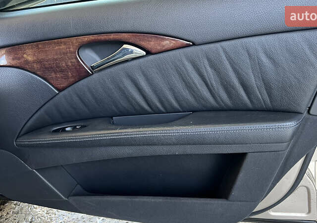 Бежевий Мерседес Е-Клас, об'ємом двигуна 3.22 л та пробігом 268 тис. км за 7950 $, фото 16 на Automoto.ua