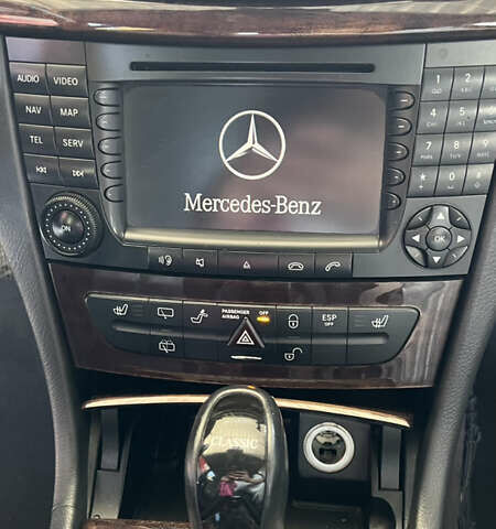 Бежевий Мерседес Е-Клас, об'ємом двигуна 3.22 л та пробігом 268 тис. км за 7950 $, фото 15 на Automoto.ua