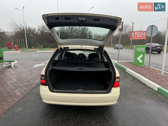 Бежевый Мерседес Е-Класс, объемом двигателя 2.15 л и пробегом 264 тыс. км за 5900 $, фото 17 на Automoto.ua