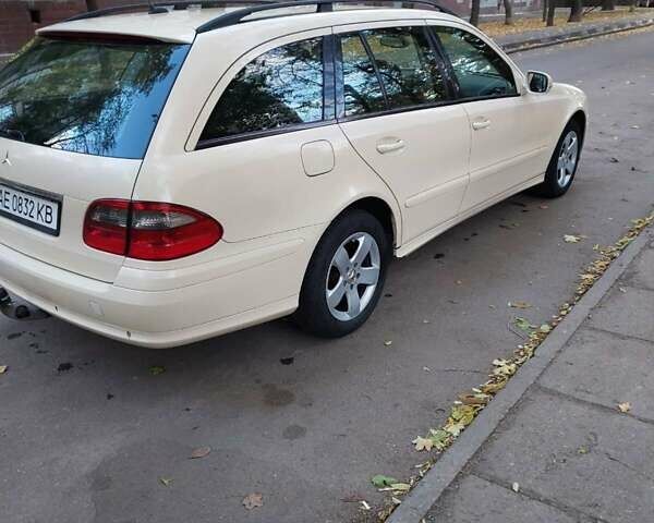 Бежевый Мерседес Е-Класс, объемом двигателя 2.2 л и пробегом 300 тыс. км за 4500 $, фото 6 на Automoto.ua