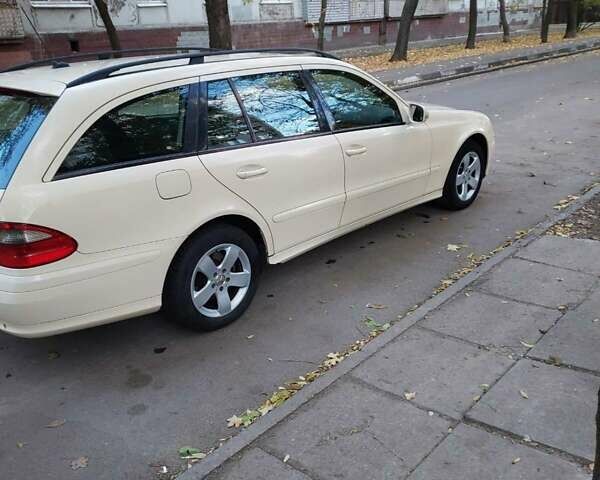 Бежевый Мерседес Е-Класс, объемом двигателя 2.2 л и пробегом 300 тыс. км за 4500 $, фото 2 на Automoto.ua