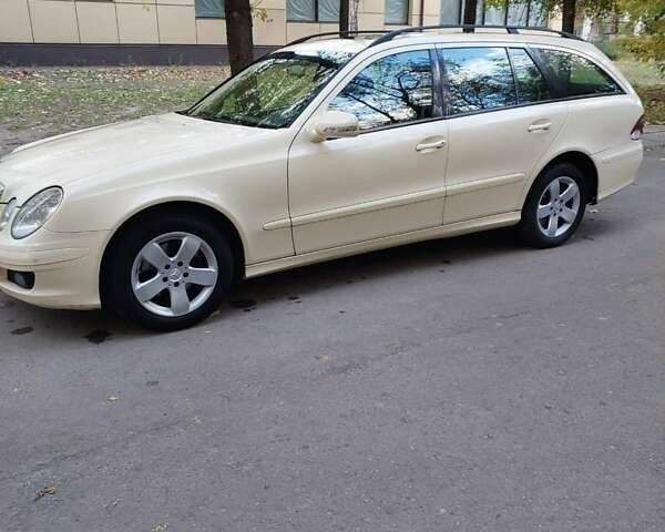 Бежевый Мерседес Е-Класс, объемом двигателя 2.2 л и пробегом 300 тыс. км за 4500 $, фото 7 на Automoto.ua