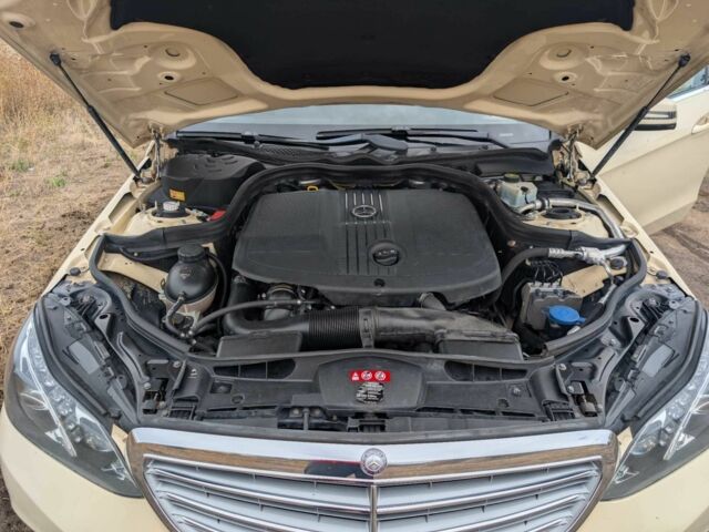 Бежевый Мерседес Е-Класс, объемом двигателя 2.1 л и пробегом 499 тыс. км за 10000 $, фото 14 на Automoto.ua