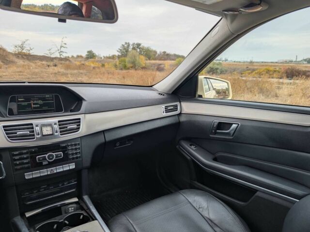 Бежевый Мерседес Е-Класс, объемом двигателя 2.1 л и пробегом 499 тыс. км за 10000 $, фото 12 на Automoto.ua