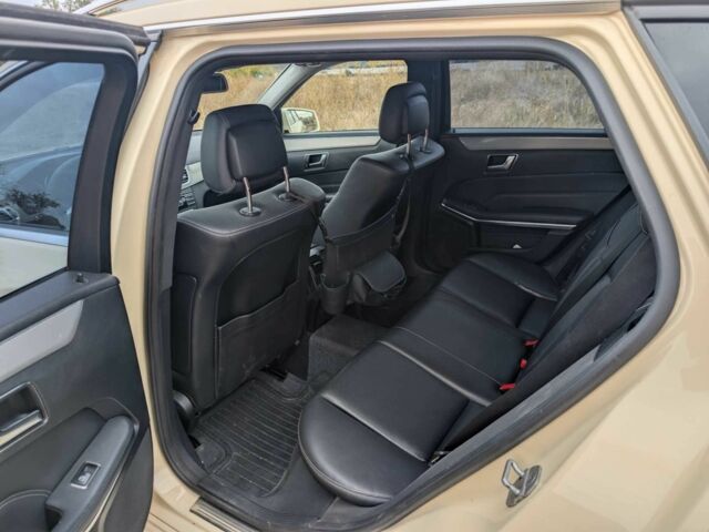 Бежевый Мерседес Е-Класс, объемом двигателя 2.1 л и пробегом 499 тыс. км за 10000 $, фото 9 на Automoto.ua