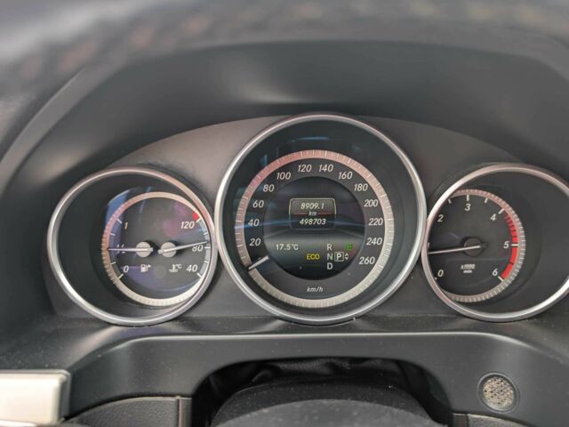 Бежевый Мерседес Е-Класс, объемом двигателя 2.1 л и пробегом 499 тыс. км за 10000 $, фото 11 на Automoto.ua