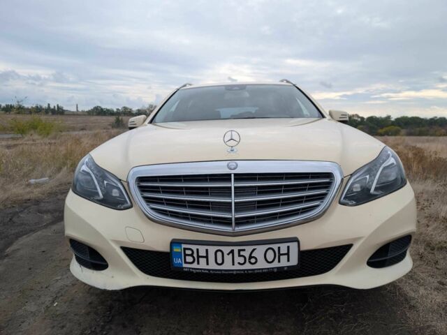 Бежевый Мерседес Е-Класс, объемом двигателя 2.1 л и пробегом 499 тыс. км за 10000 $, фото 1 на Automoto.ua
