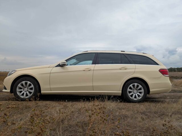 Бежевый Мерседес Е-Класс, объемом двигателя 2.1 л и пробегом 499 тыс. км за 10000 $, фото 8 на Automoto.ua