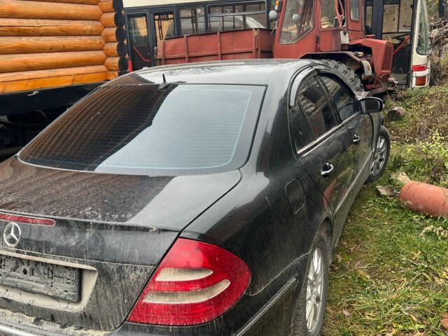 Черный Мерседес Е-Класс, объемом двигателя 3.2 л и пробегом 320 тыс. км за 3500 $, фото 3 на Automoto.ua