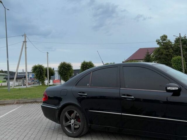 Черный Мерседес Е-Класс, объемом двигателя 3 л и пробегом 400 тыс. км за 7600 $, фото 4 на Automoto.ua