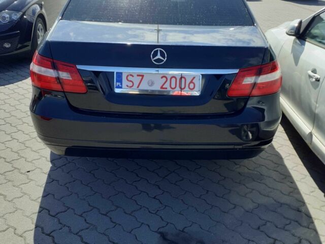 Чорний Мерседес Е-Клас, об'ємом двигуна 2.2 л та пробігом 239 тис. км за 12000 $, фото 1 на Automoto.ua