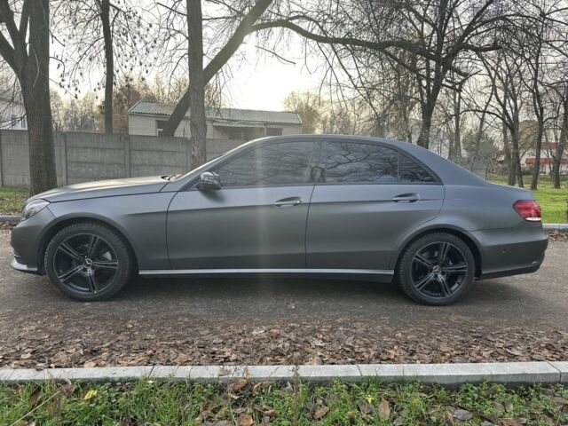 Чорний Мерседес Е-Клас, об'ємом двигуна 2 л та пробігом 250 тис. км за 14999 $, фото 2 на Automoto.ua