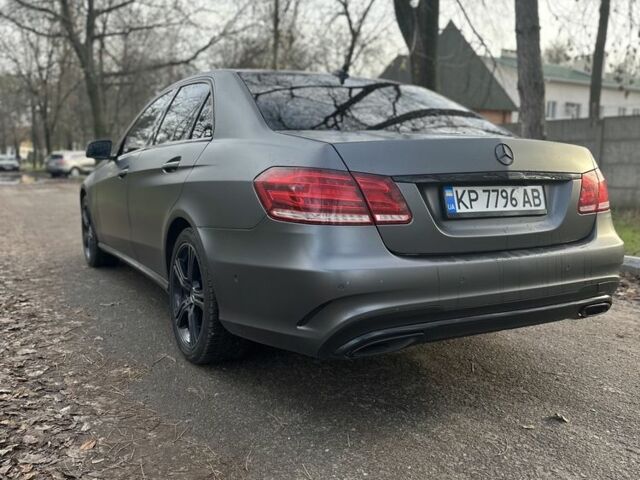 Чорний Мерседес Е-Клас, об'ємом двигуна 2 л та пробігом 250 тис. км за 14999 $, фото 5 на Automoto.ua