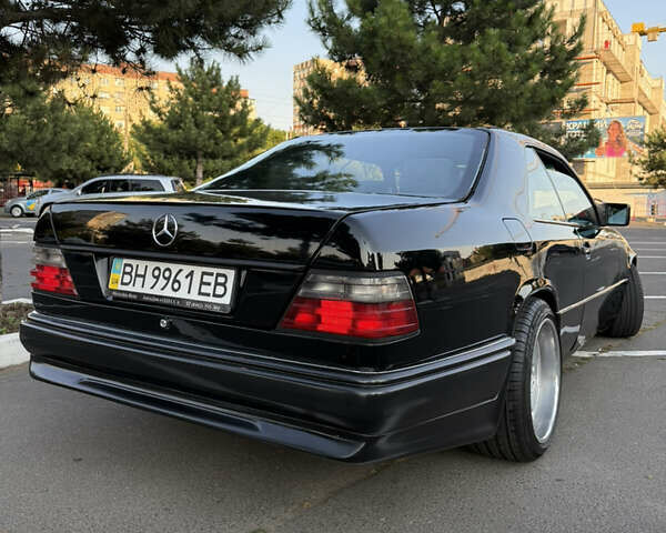 Чорний Мерседес Е-Клас, об'ємом двигуна 2.9 л та пробігом 330 тис. км за 15500 $, фото 1 на Automoto.ua