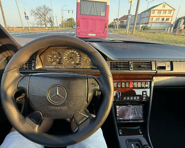 Чорний Мерседес Е-Клас, об'ємом двигуна 2.9 л та пробігом 330 тис. км за 15500 $, фото 39 на Automoto.ua